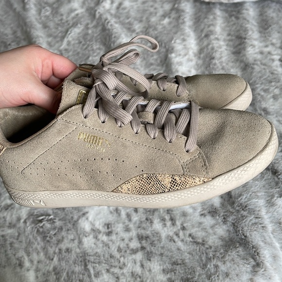 Women’s Tan/Cream Colored Puma Tennis Shoes size 8 - Picture 9 of 12